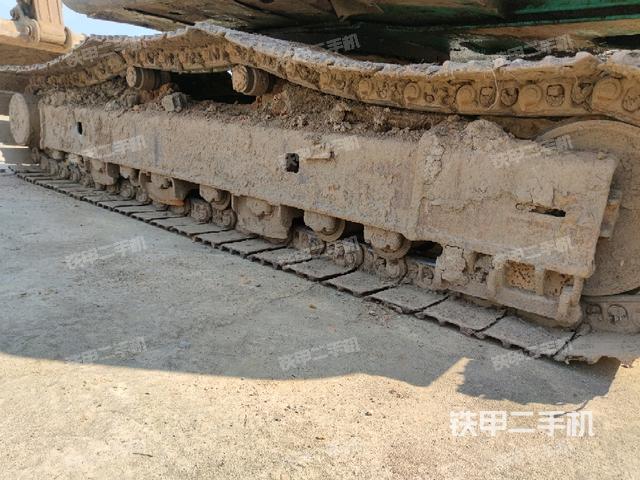右側(cè)履帶整體(行走機構(gòu)) 右側(cè)履帶整體(行走機構(gòu))