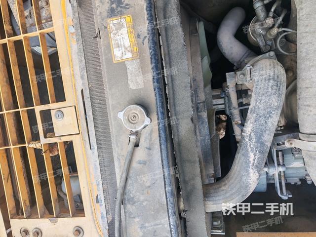 水箱+風(fēng)扇特寫(xiě)(上車部件) 水箱+風(fēng)扇特寫(xiě)(上車部件)