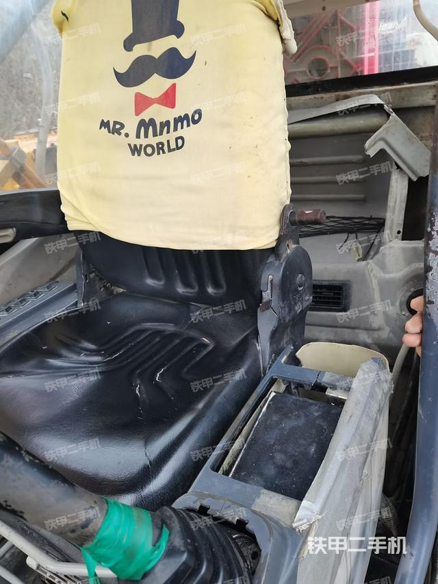 駕駛室整體（整機外觀）