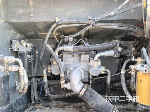 液壓泵斜45?左（大件艙室）