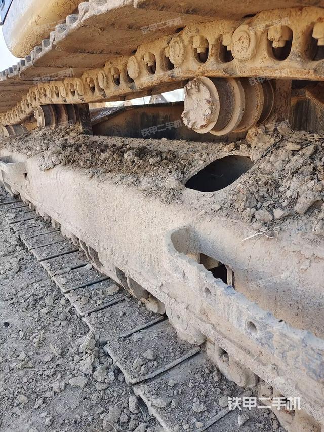 單側(cè)履帶整體（整機(jī)外觀）