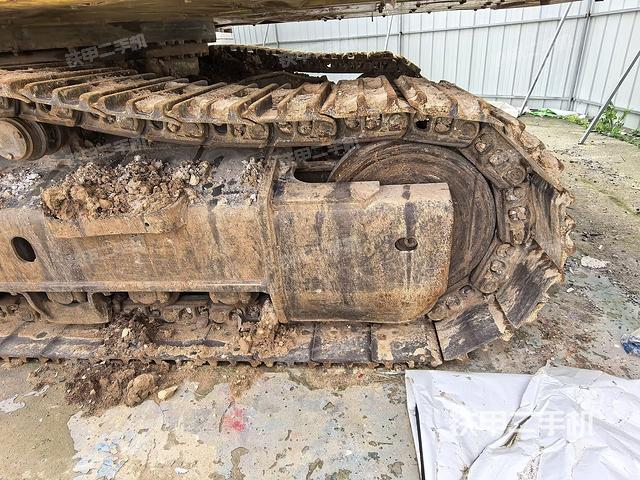 右驱动轮（行走机构）