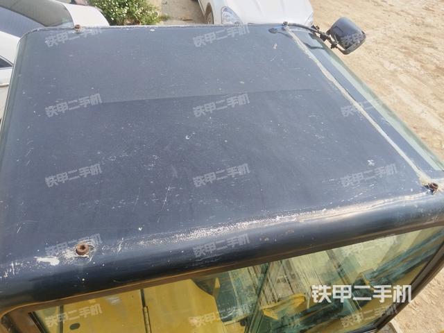 駕駛室頂部（整機外觀）