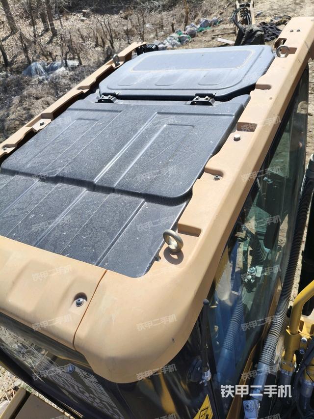 駕駛室頂部俯視（上車部件）