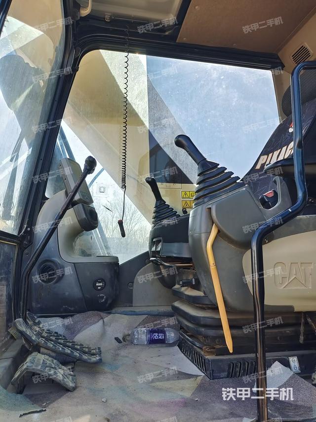 駕駛室整體（整機(jī)外觀）