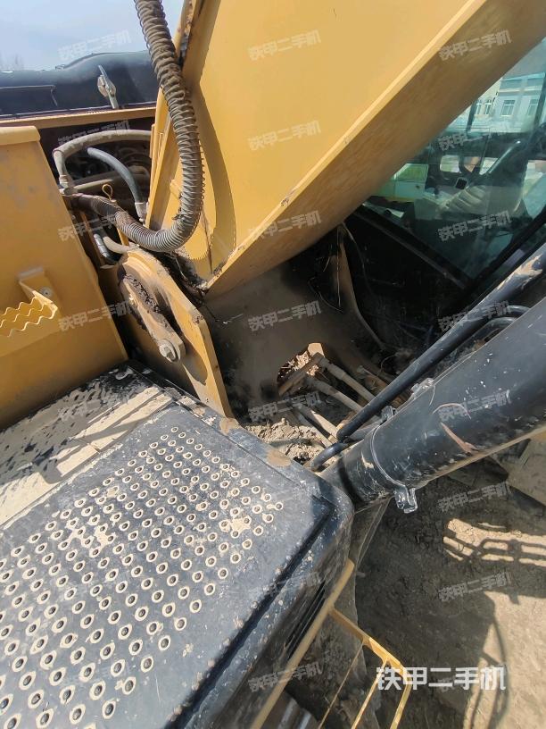 大臂根部?斜視（工作和回轉(zhuǎn)裝置）