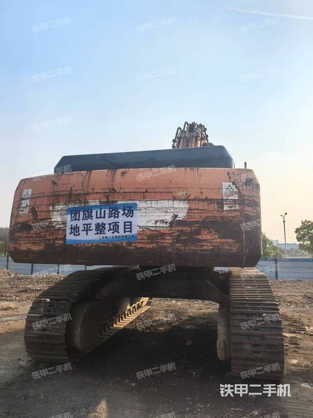 驾驶室顶部（整机外观）