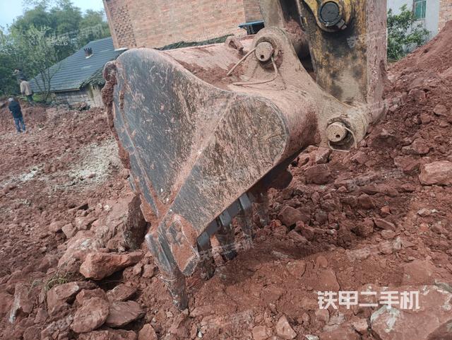 鏟斗右后整體（工作和回轉(zhuǎn)裝置）