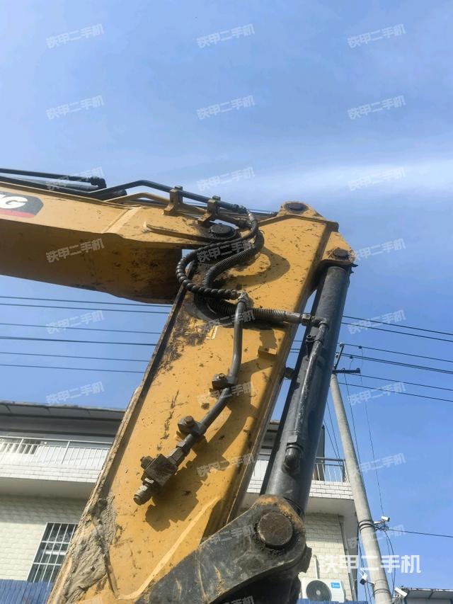 小臂整體右前(工作和回轉(zhuǎn)裝置) 小臂整體右前(工作和回轉(zhuǎn)裝置)