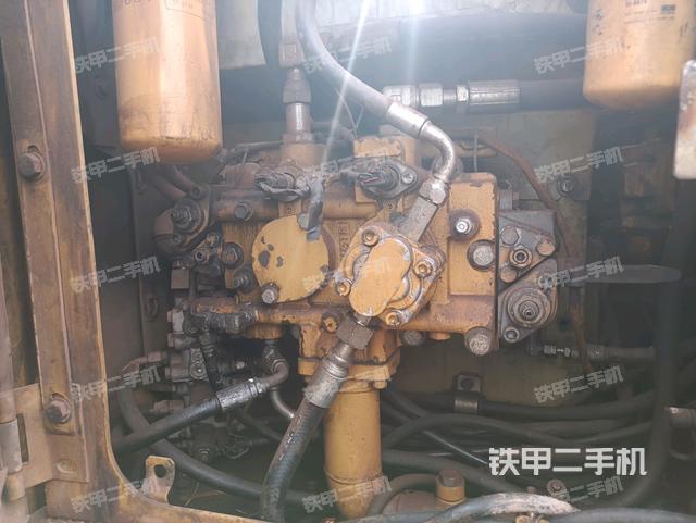 液壓泵斜45?左（大件艙室）