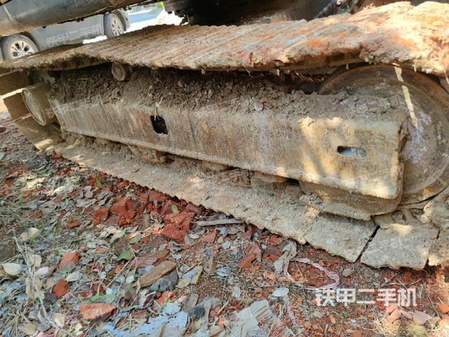 右側(cè)履帶整體?(行走機(jī)構(gòu)) 右側(cè)履帶整體?(行走機(jī)構(gòu))