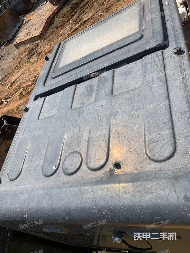 駕駛室頂部（整機(jī)外觀）