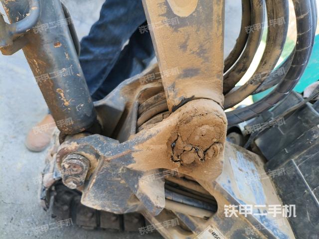 大臂根部?斜（工作和回轉(zhuǎn)裝置）