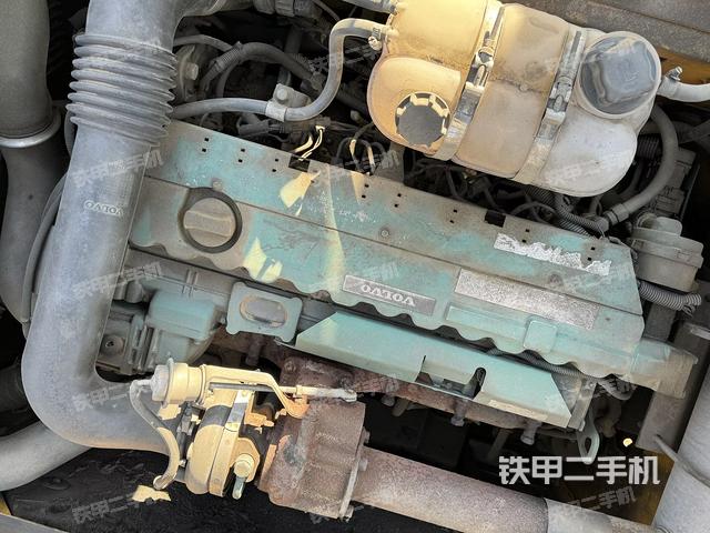 發(fā)動機整體俯視(整機外觀) 發(fā)動機整體俯視(整機外觀)