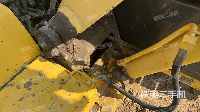 大臂根部?斜（工作和回轉(zhuǎn)裝置）