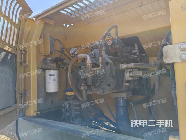 液壓泵斜45?左(大件艙室) 液壓泵斜45?左(大件艙室)