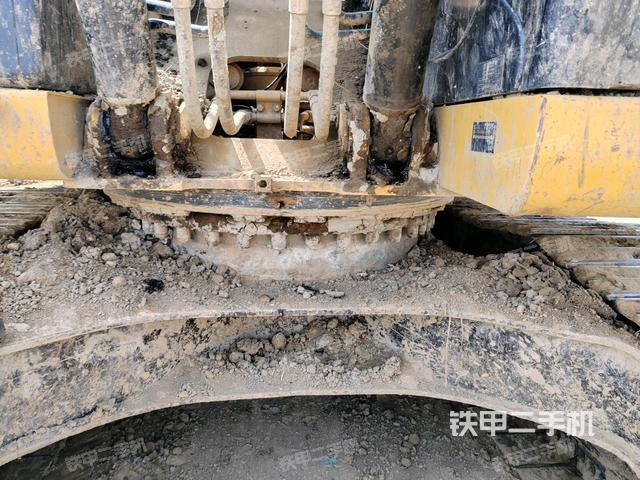 轉(zhuǎn)盤和下車架正前（工作和回轉(zhuǎn)裝置）