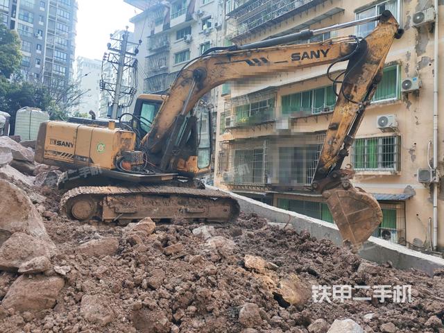 右前45(整機(jī)外觀) 右前45(整機(jī)外觀)