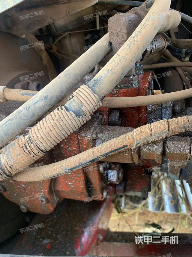 液壓泵艙室正面整體（整機(jī)外觀）