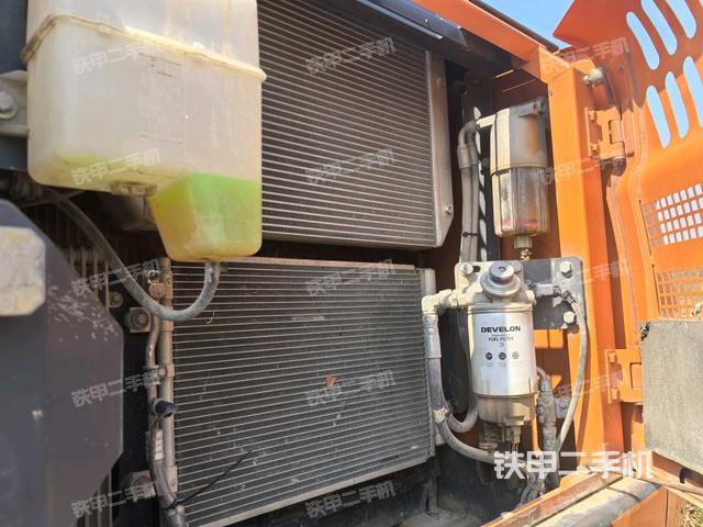 散熱器正面(大件艙室) 散熱器正面(大件艙室)