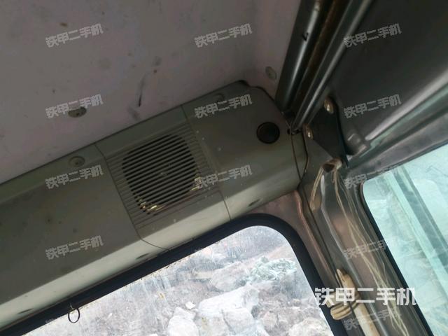 駕駛室左后45度(駕駛室部分) 駕駛室左后45度(駕駛室部分)