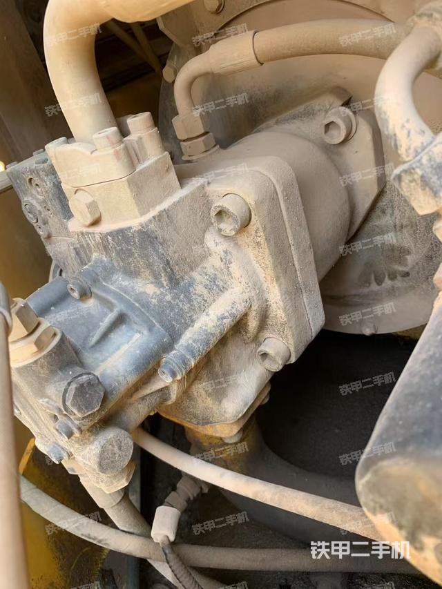 液壓泵艙室正面整體（整機(jī)外觀）