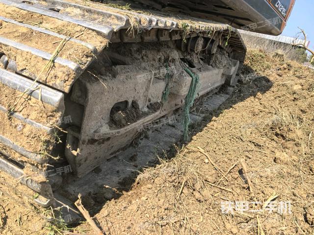 左側(cè)履帶整體?(行走機(jī)構(gòu)) 左側(cè)履帶整體?(行走機(jī)構(gòu))