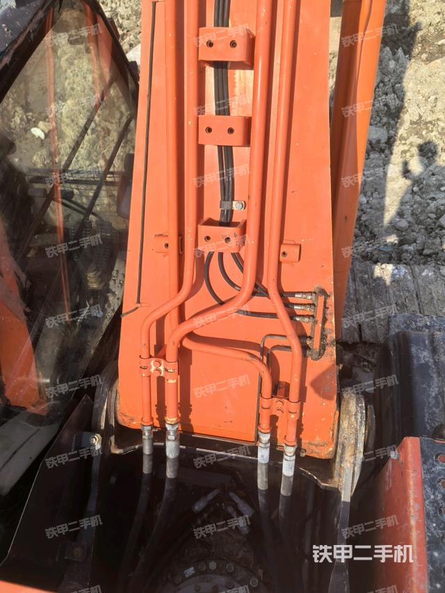 大臂背部俯視（工作和回轉(zhuǎn)裝置）