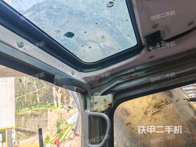 座椅后部(駕駛室部分) 座椅后部(駕駛室部分)
