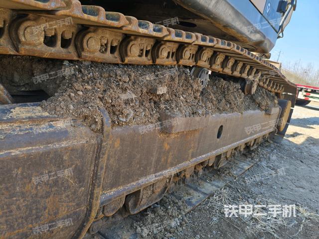 右側(cè)履帶整體(行走機構(gòu)) 右側(cè)履帶整體(行走機構(gòu))