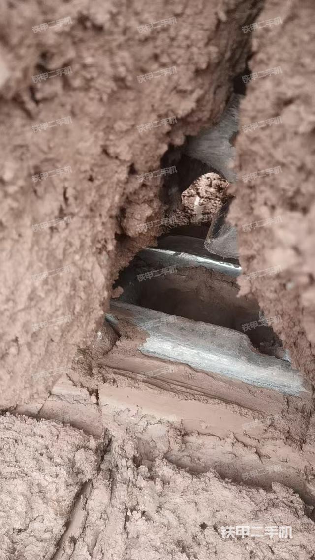 单侧履带整体（整机外观）