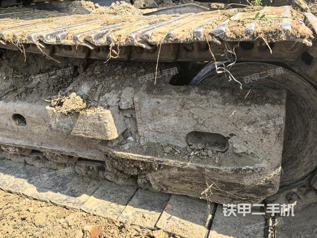 右側(cè)履帶整體(行走機(jī)構(gòu)) 右側(cè)履帶整體(行走機(jī)構(gòu))