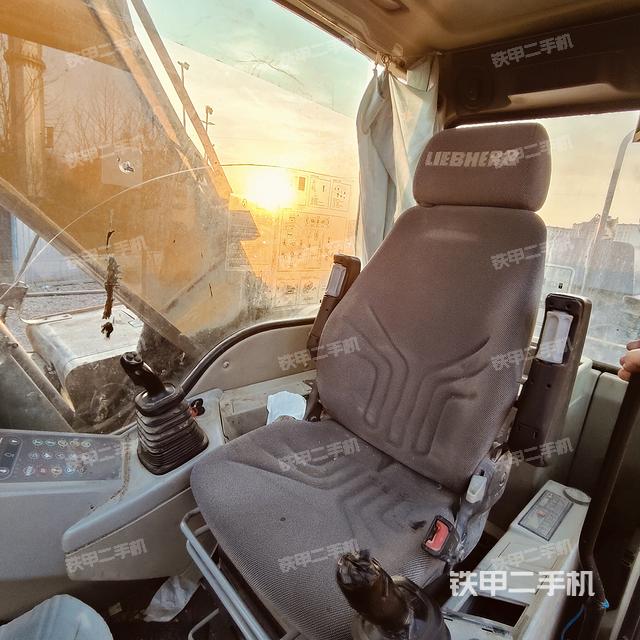 驾驶室整体（整机外观）