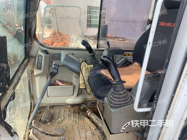 駕駛室整體（整機(jī)外觀）