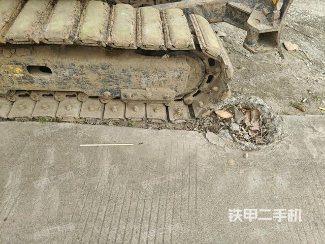 右側(cè)履帶整體?(行走機(jī)構(gòu)) 右側(cè)履帶整體?(行走機(jī)構(gòu))