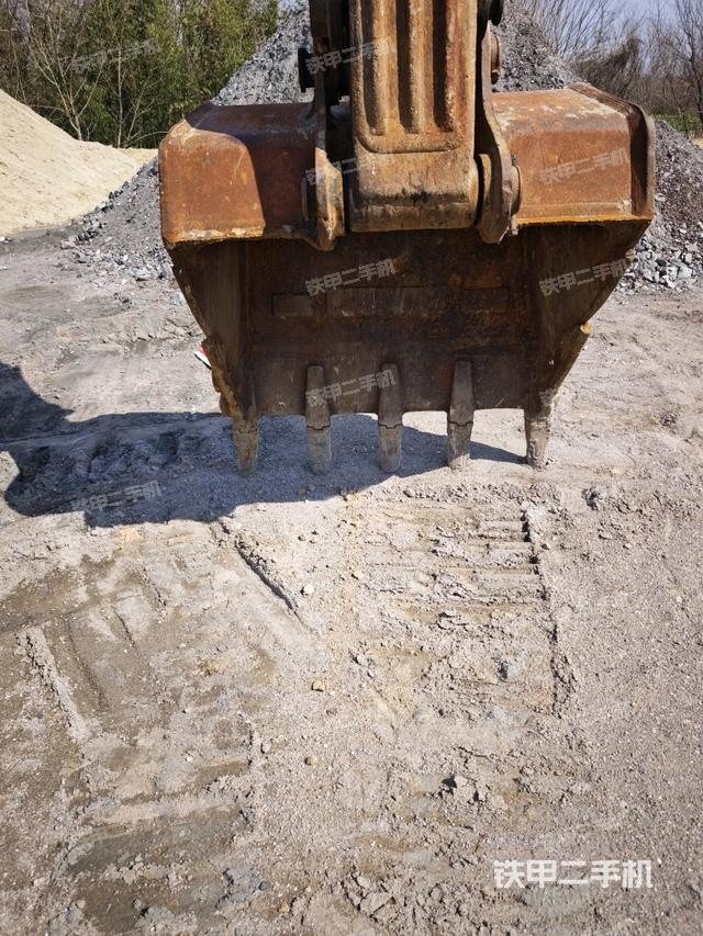 鏟斗右后整體（工作和回轉(zhuǎn)裝置）