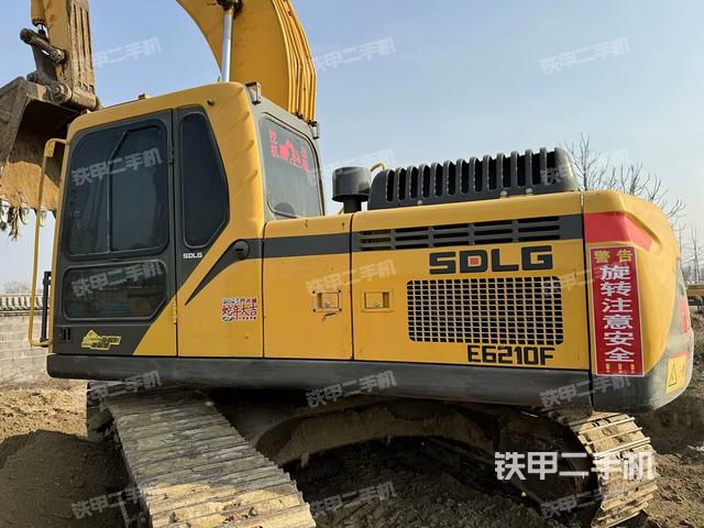 駕駛室頂部（整機(jī)外觀）