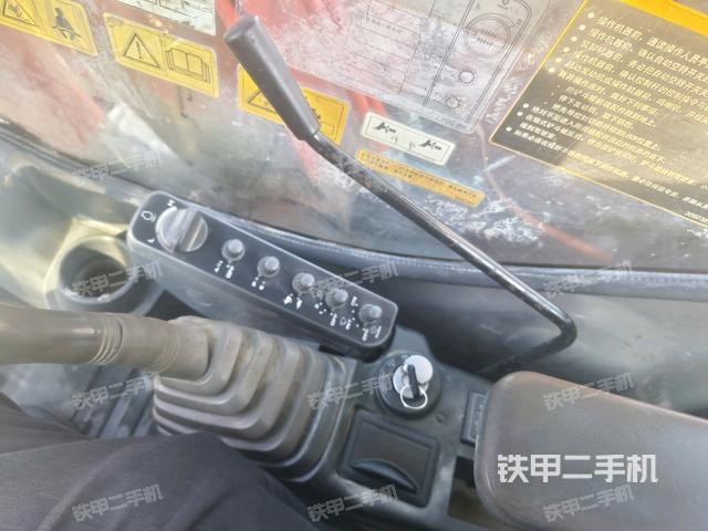 座椅左側(cè)控制臺/音響/含左手柄（駕駛室部分）