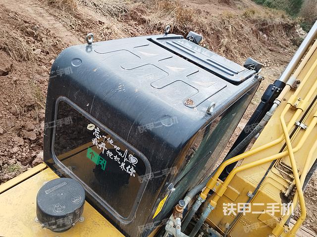 驾驶室顶部（整机外观）