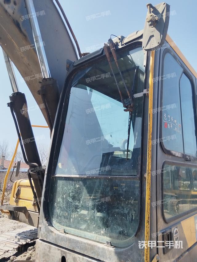 驾驶室整体（整机外观）