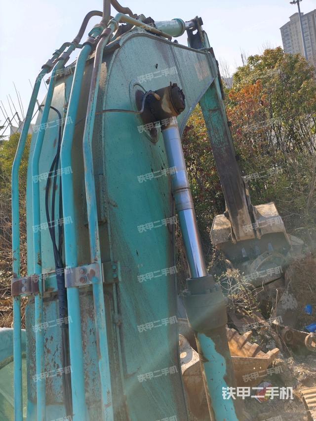 大臂背部俯視（工作和回轉(zhuǎn)裝置）