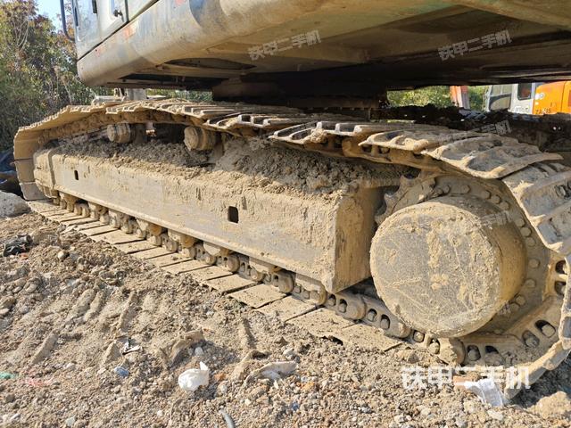 左側(cè)履帶整體?（行走機(jī)構(gòu)）