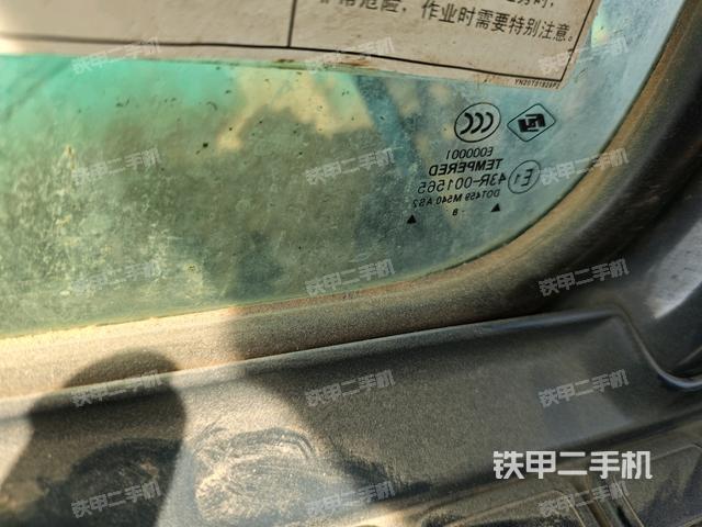 左后方玻璃角標(biāo)（駕駛室部分）