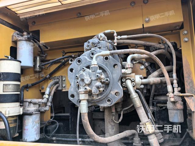 液壓泵斜45?左（大件艙室）