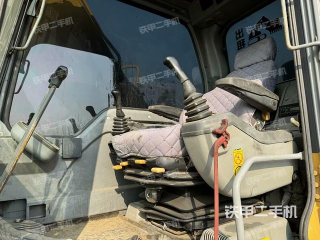 駕駛室整體（整機(jī)外觀）