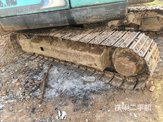 右側(cè)履帶整體?（行走機(jī)構(gòu)）