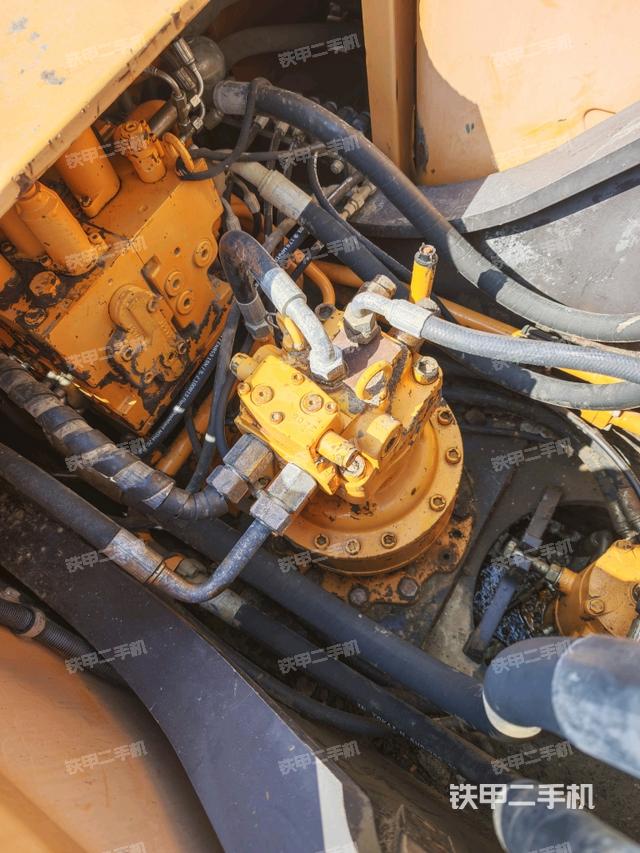 回轉(zhuǎn)馬達（上車部件）