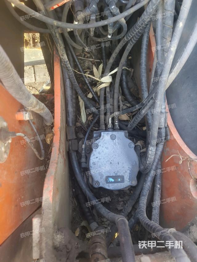 回轉(zhuǎn)馬達(dá)（上車部件）