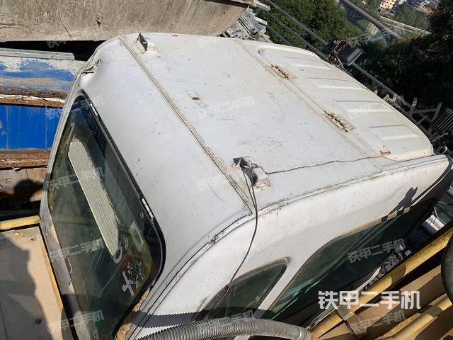 駕駛室頂部(整機外觀) 駕駛室頂部(整機外觀)