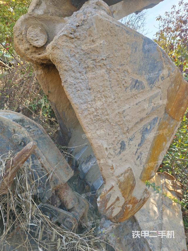 鏟斗右后整體（工作和回轉(zhuǎn)裝置）